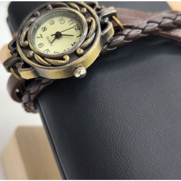 Boho braided leather feather charm wristwatch - Picture 2 of 9